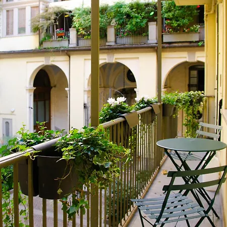 La Passeggiata By Happyhostorino * Torino