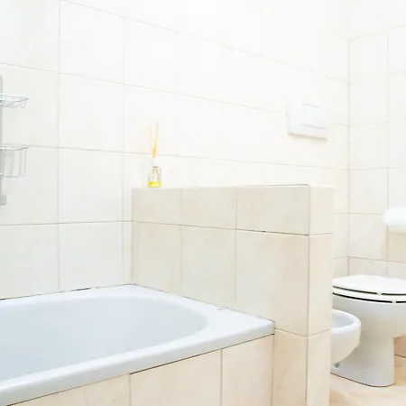 La Passeggiata By Happyhostorino * טורינו